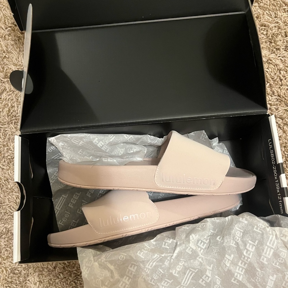 Lululemon slides